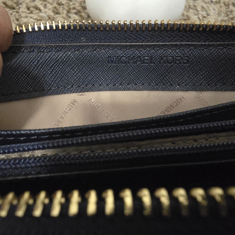 Michael Kors Wallet - Picture 5 of 6